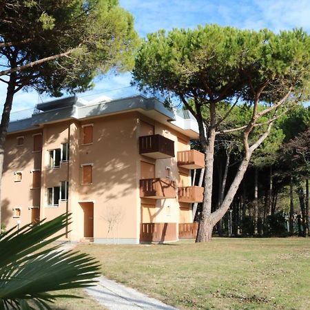 Condominio Clizia Bibione Exterior foto