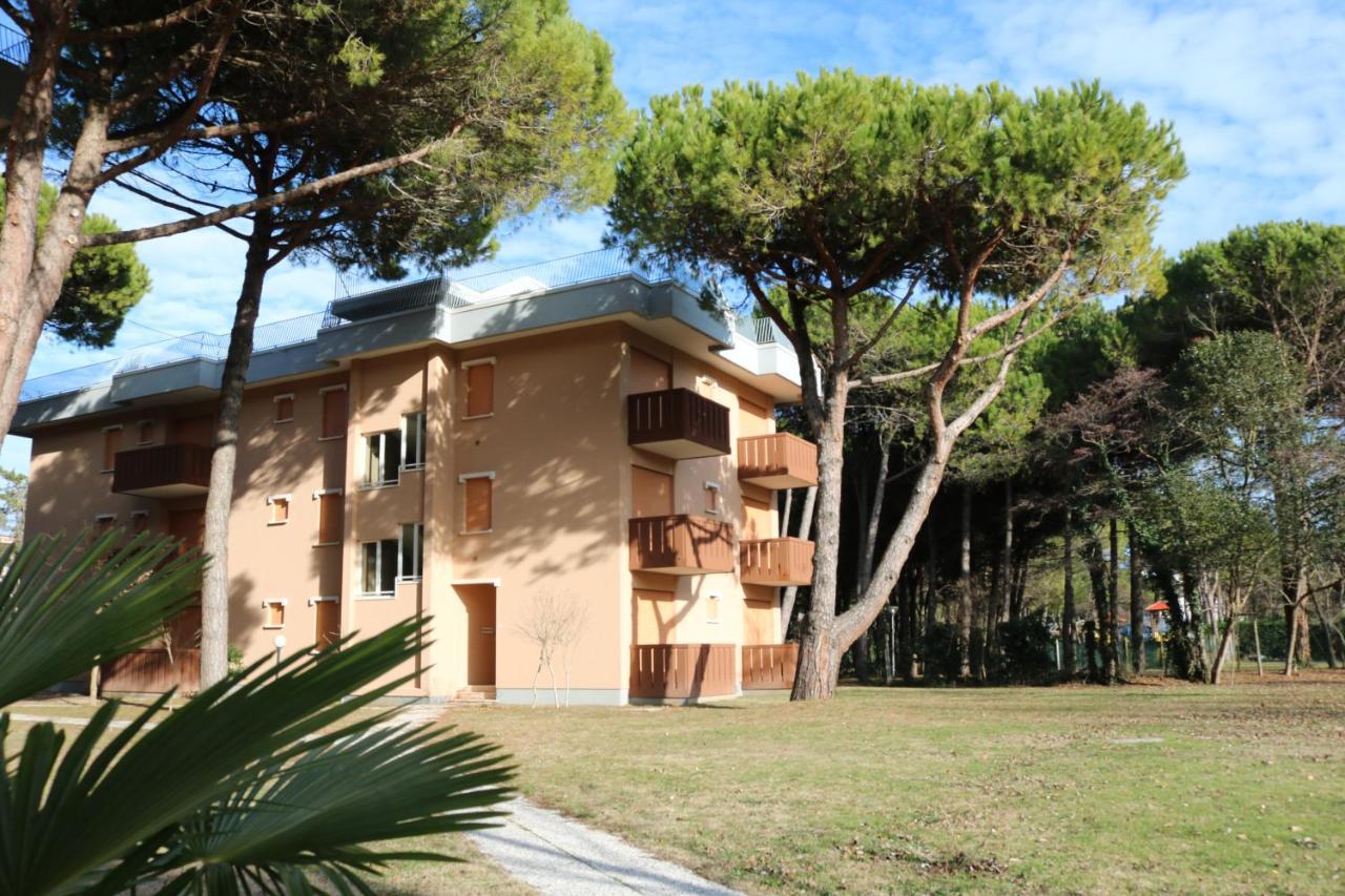 Condominio Clizia Bibione Exterior foto